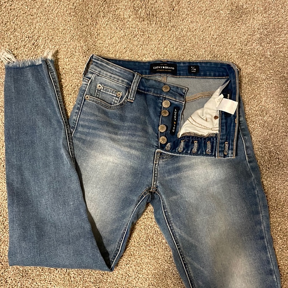 Lucky Brand women’s skinny raw hemmed jeans